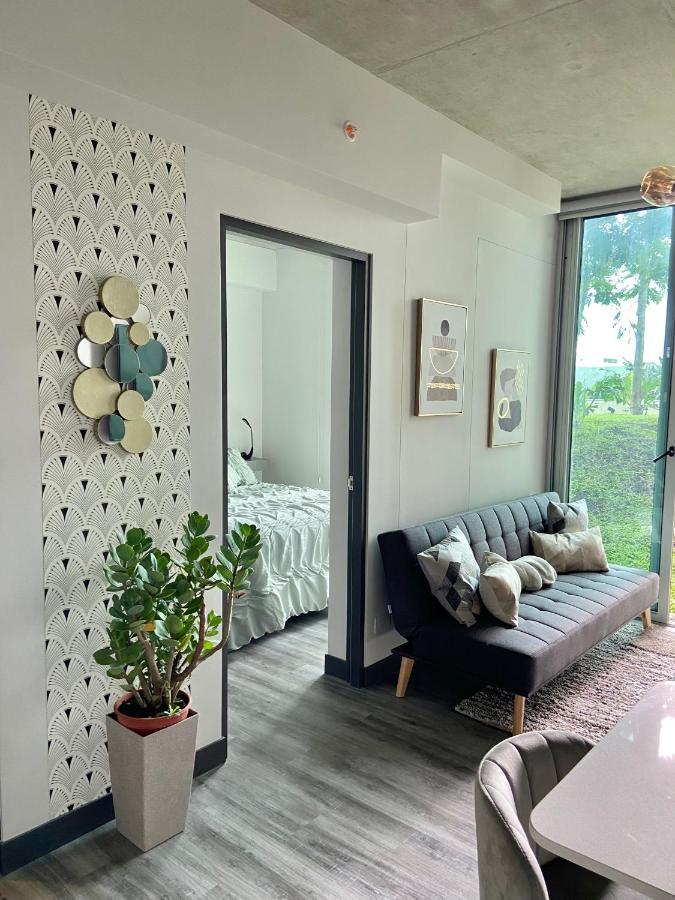 Cómodo y elegante apartamento en fabuloso condo! San José Exterior foto