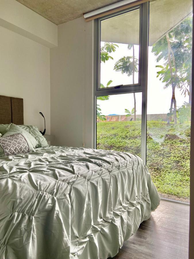Cómodo y elegante apartamento en fabuloso condo! San José Exterior foto