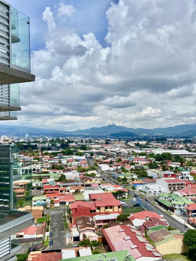Cómodo y elegante apartamento en fabuloso condo! San José Exterior foto