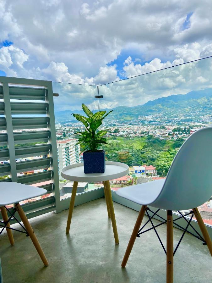 Cómodo y elegante apartamento en fabuloso condo! San José Exterior foto