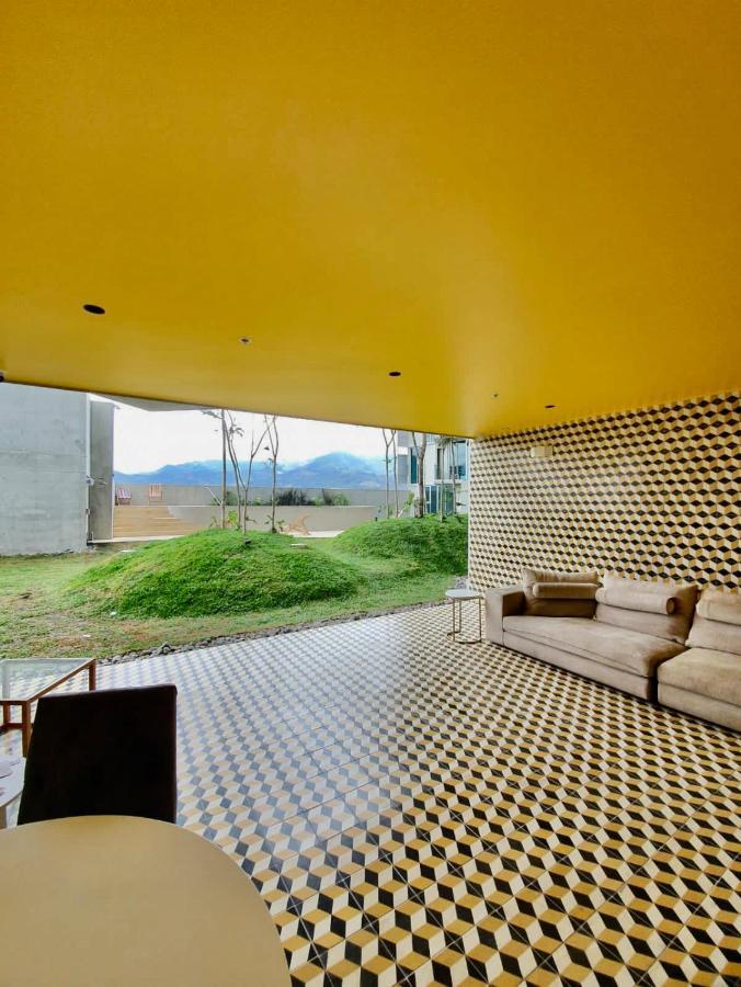 Cómodo y elegante apartamento en fabuloso condo! San José Exterior foto