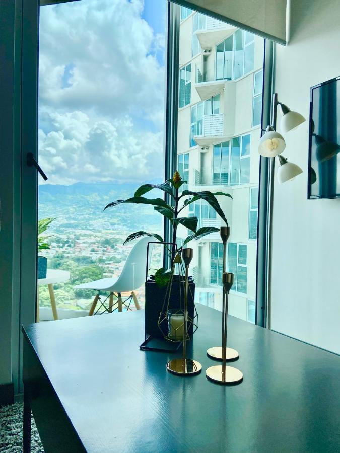 Cómodo y elegante apartamento en fabuloso condo! San José Exterior foto