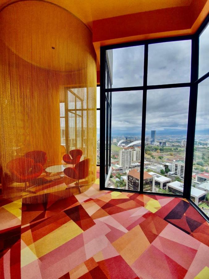 Cómodo y elegante apartamento en fabuloso condo! San José Exterior foto